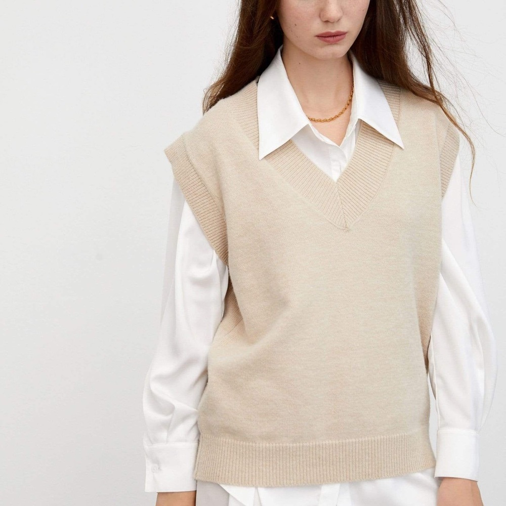 Jing Sweater Vest in Antique White